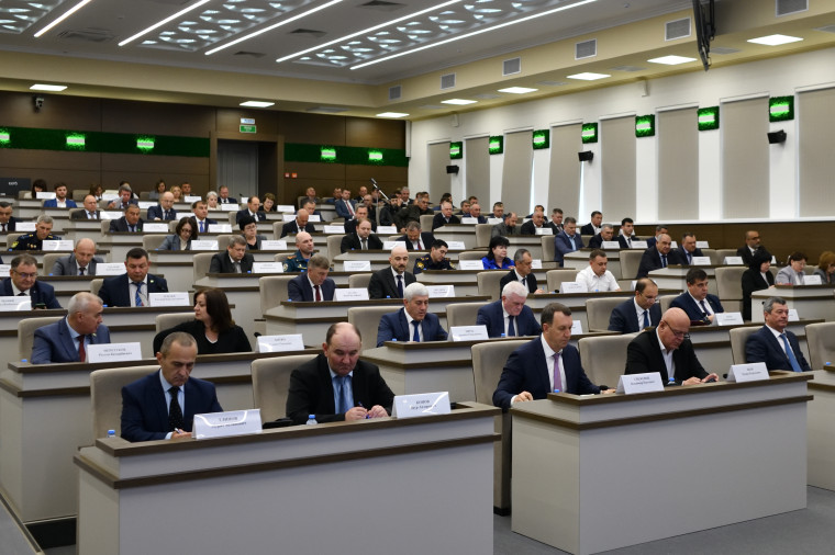 На реализацию мероприятий нацпроектов и госпрограмм в 2025 году в Адыгее направят 14 млрд рублей. На реализацию мероприятий нацпроектов и госпрограмм в 2025 году в Адыгее направят 14 млрд рублей.